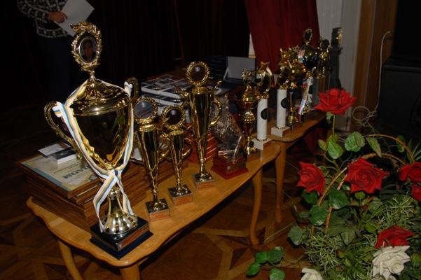 Величні кубки переможцям alt